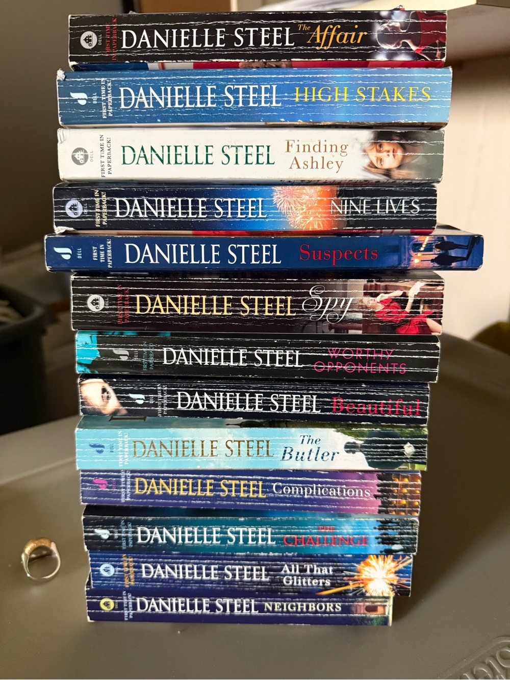Lot bundle of 13 Danielle Steel paperback books bestseller